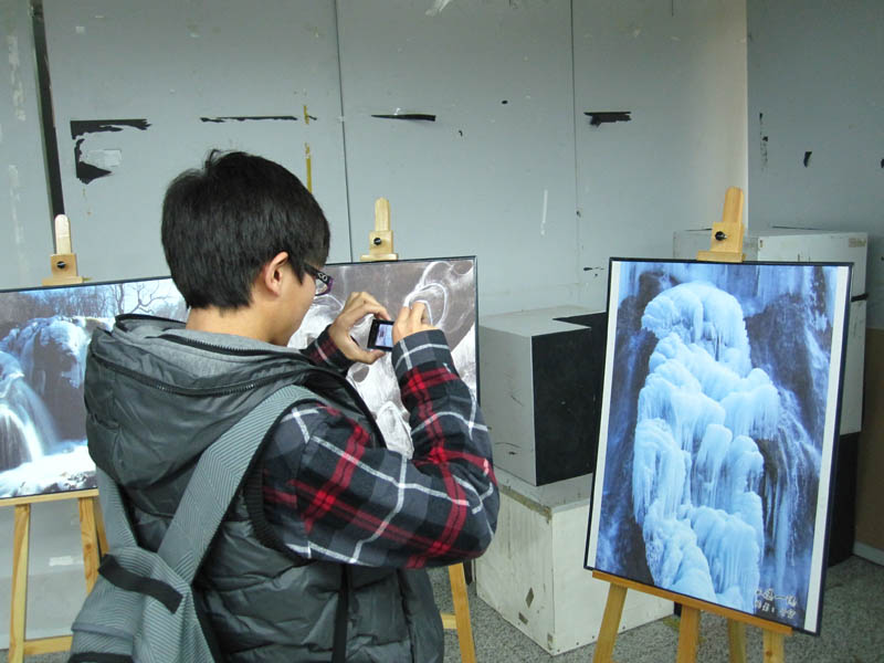 九寨沟冬季摄影图片展首先于北京林业大学拉开帷幕